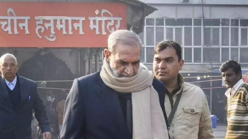 सज्जन कुमार: 1984 सिख विरोधी दंगे से जुड़े मामलों में उम्रकैद की सजा