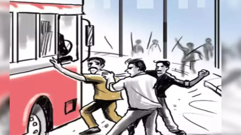 Chandigarh news: चंडीगढ़ में बढ़ती गुंडागर्दी: सेक्टर-52 में प्राइवेट बस पर हमला, दहशत में लोग